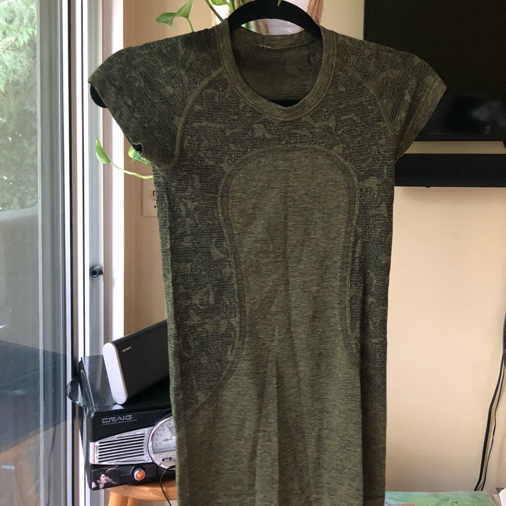 Lululemon Short sleep top
